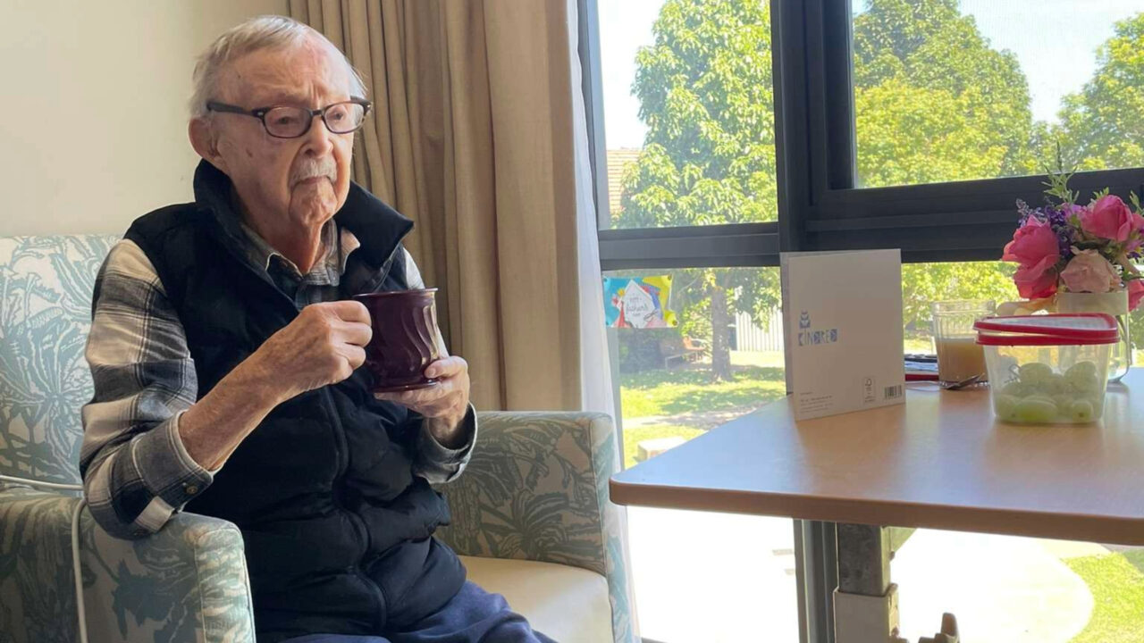 Aos 113 anos, homem mais velho da Austrália revela os hábitos que mantém até hoje