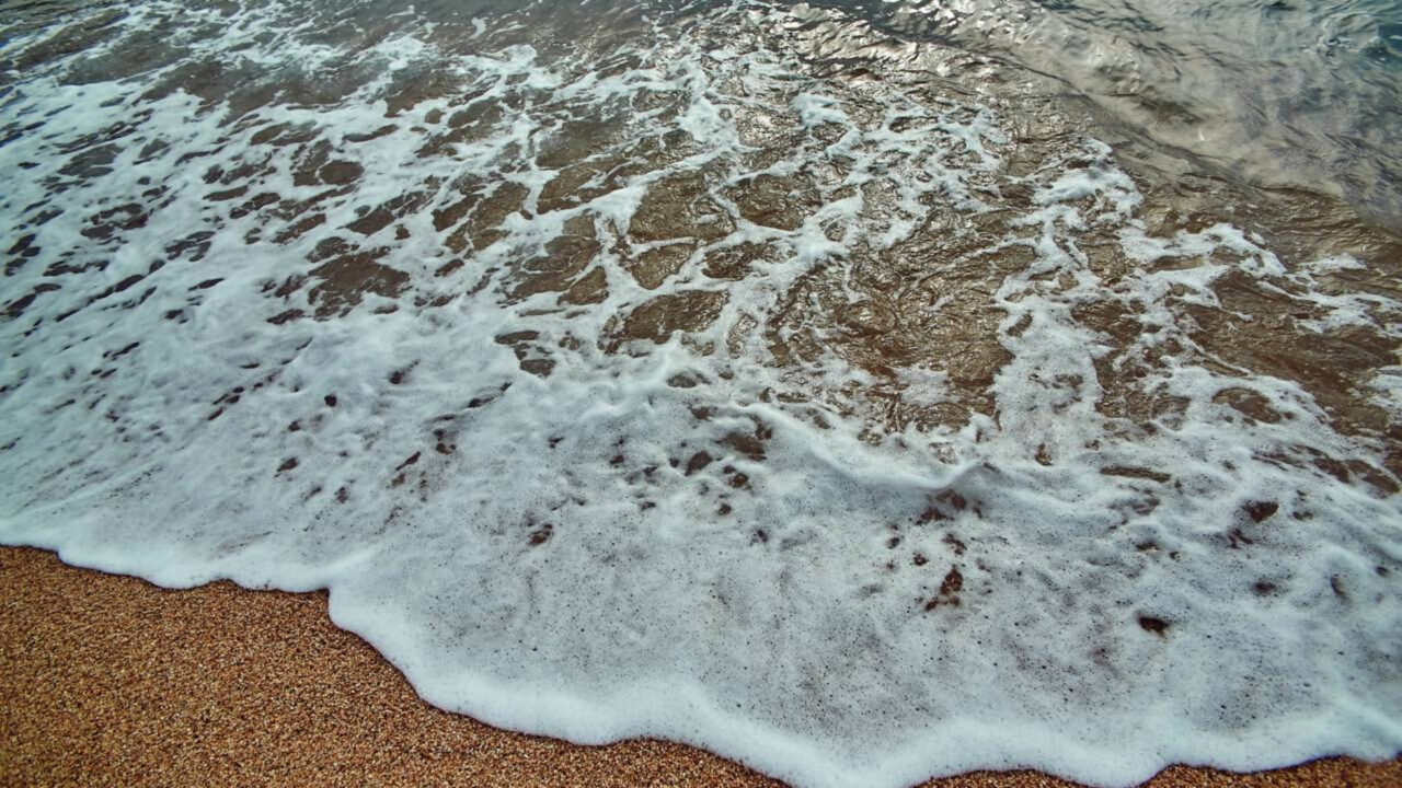 Aos 91 anos, Maria realizou um sonho que esperou a vida inteira o primeiro encontro de Agalantina com o mar emocionou uma aldeia inteira