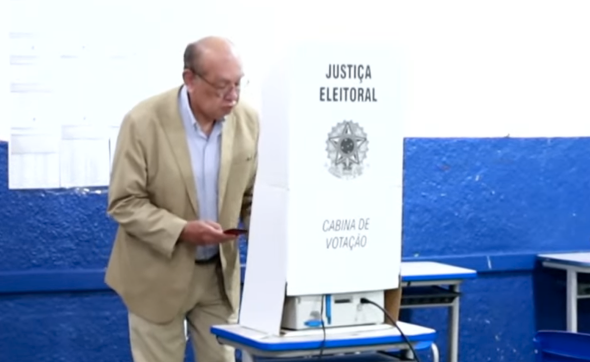Gilmar Mendes já votou