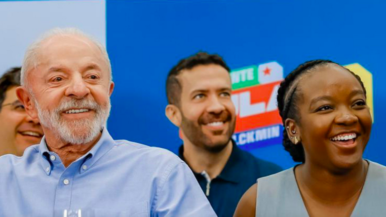 Lula com Ana Elisa e André Janones