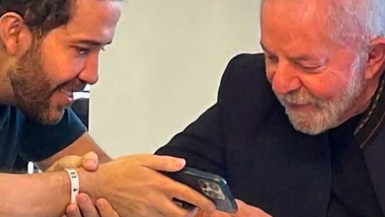 Nunes Marques restringe canal de WhatsApp de Lula e exige registro no TSE