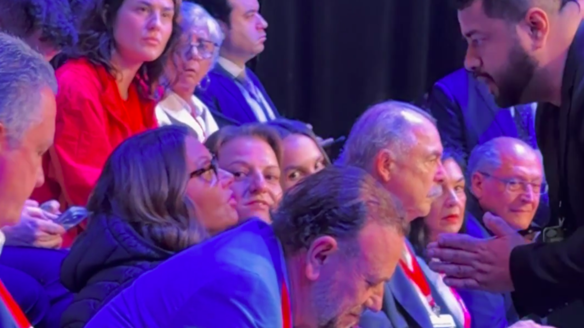 Crusoé: Janja foi repreendida por atrapalhar Flávio em debate