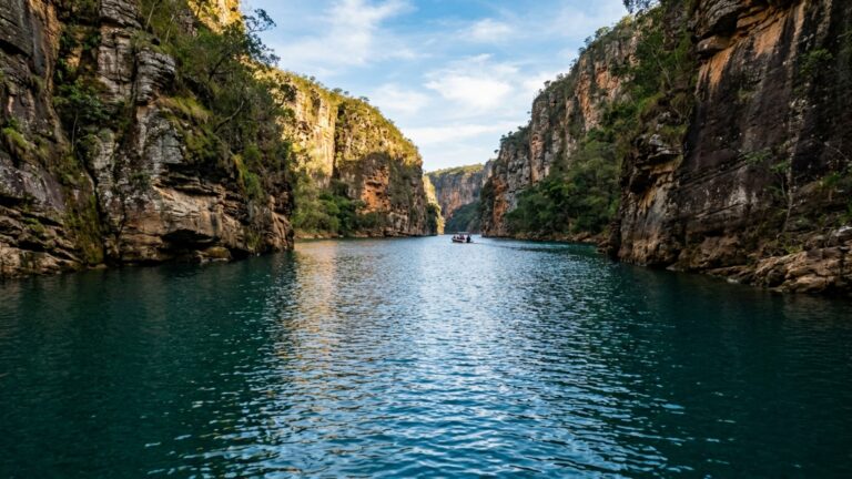 Capitólio reúne cânions, lago e paisagens de montanha // IMAGEM ILUSTRATIVA