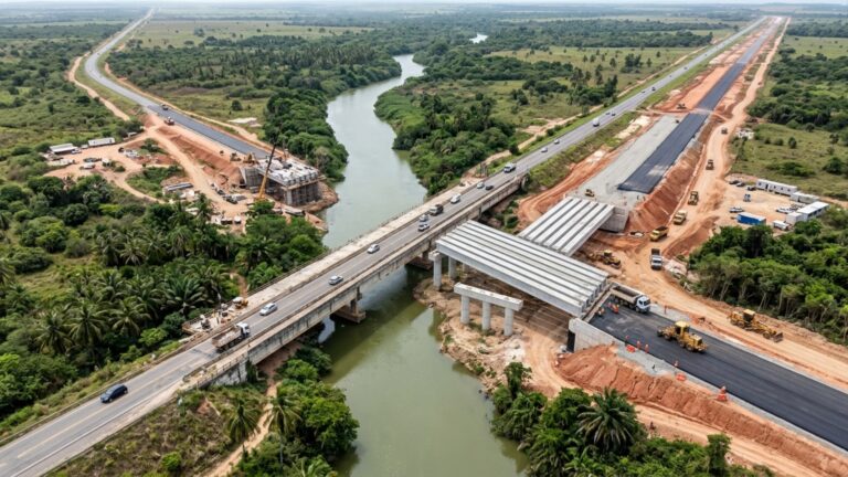 Em apenas 16 km, três viadutos, uma nova ponte e outra alargada estão abrindo um novo arco rodoviário ao redor de uma capital do Nordeste