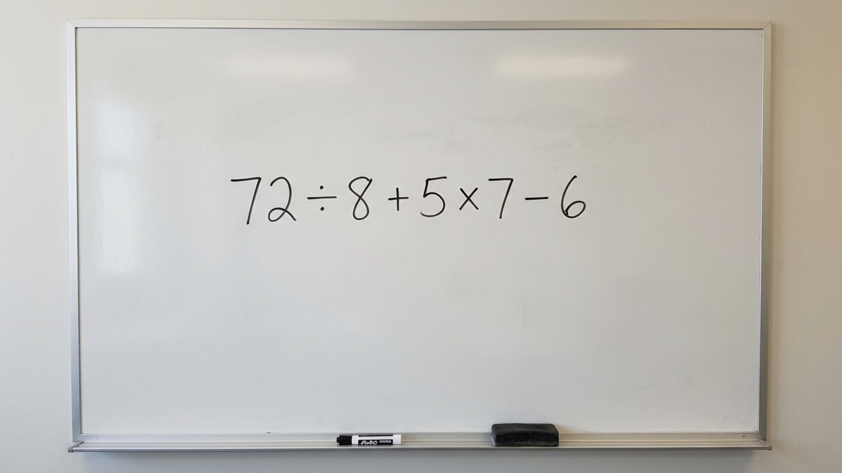 Tente resolver 72 ÷ 8 + 5 × 7 – 6 sem calculadora e teste o que você lembra da escola