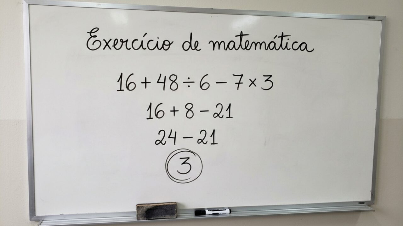 Resolva 16 + 48 ÷ 6 - 7 × 3 sem começar pela primeira conta que aparece