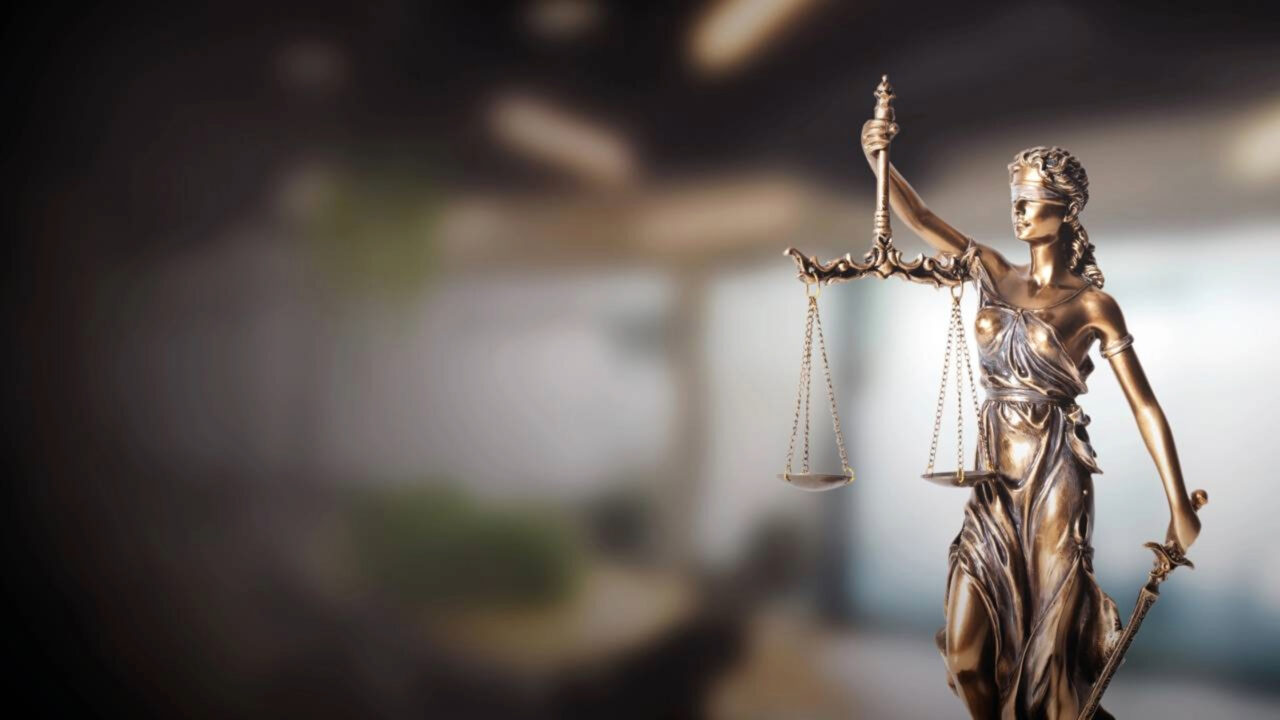 Filha administra contas do pai por 10 anos e irmãos pedem na justiça prestação de contas de R$ 870 mil