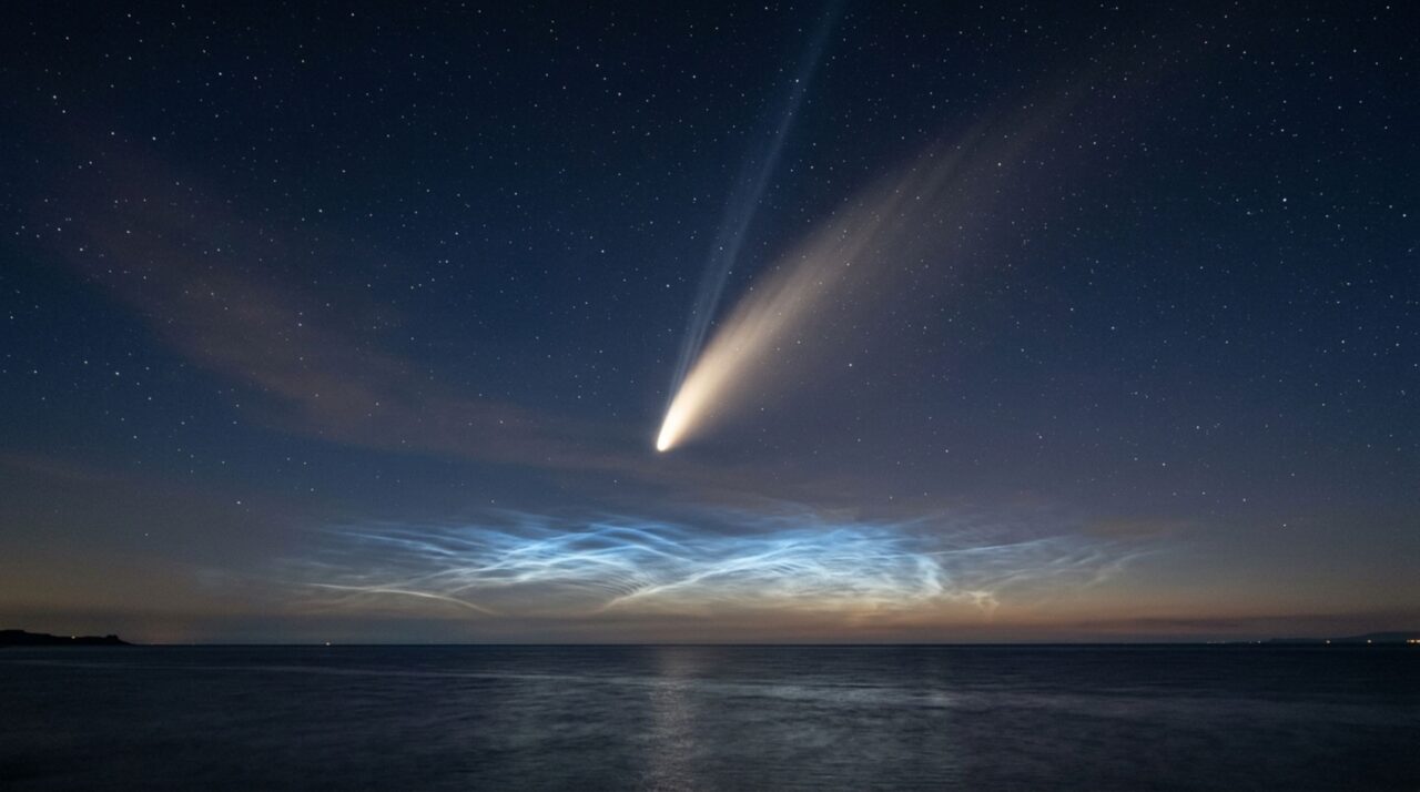 Um cometa brilhante atravessou nuvens luminosas antes do amanhecer: sequência de 240 fotos mostra por que o NEOWISE marcou o céu de 2020