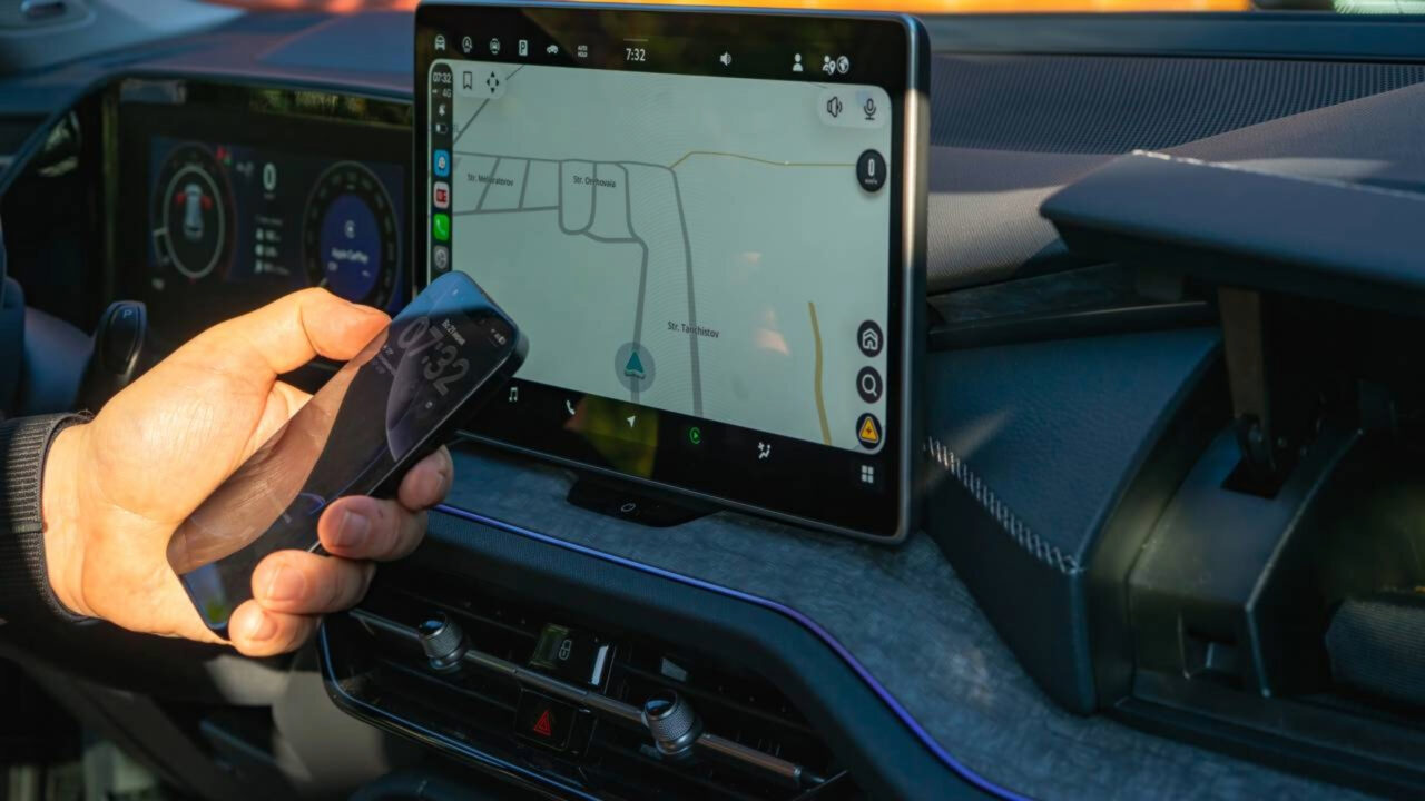 Android Auto Maker permite colocar quase qualquer aplicativo na tela do seu carro, mas…