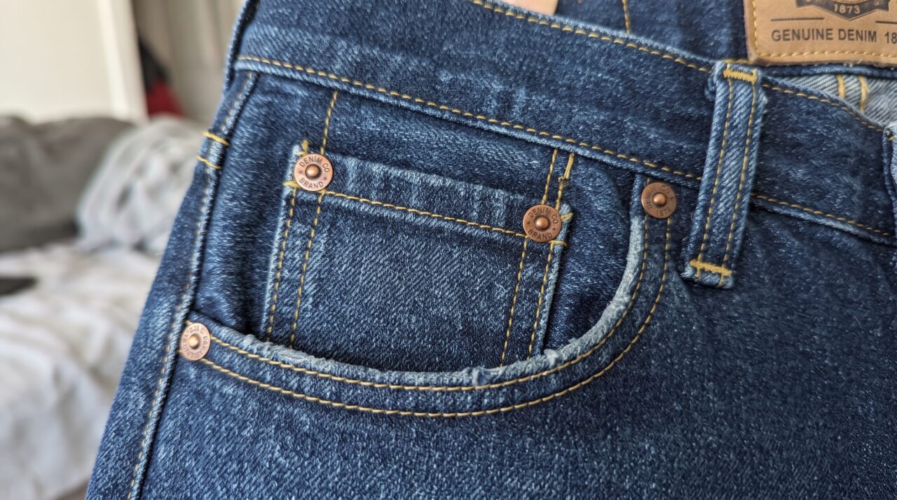 O que significa aquele bolso minúsculo que fica dentro do bolso principal das calças jeans?