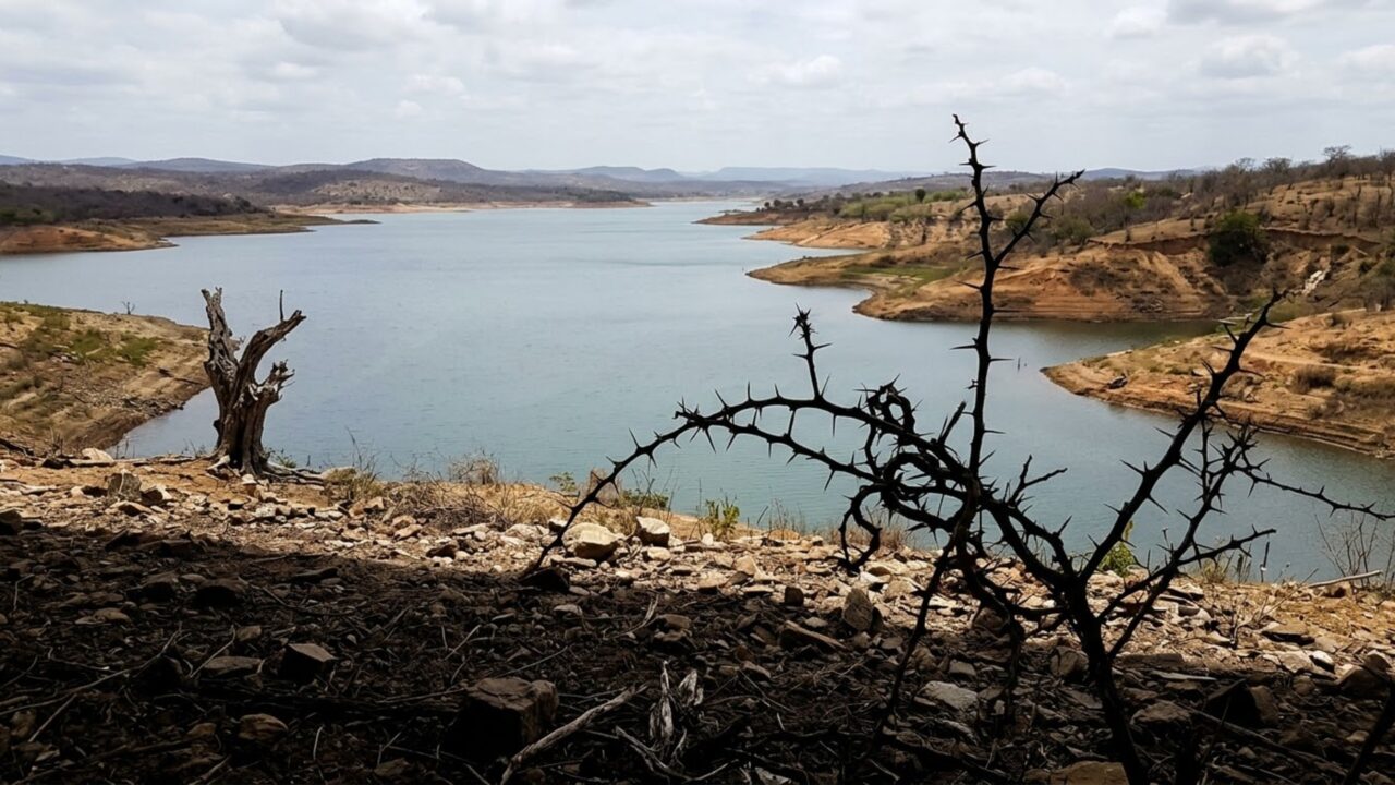 Capacidade do Açude Castanhão e mudança de Jaguaribara