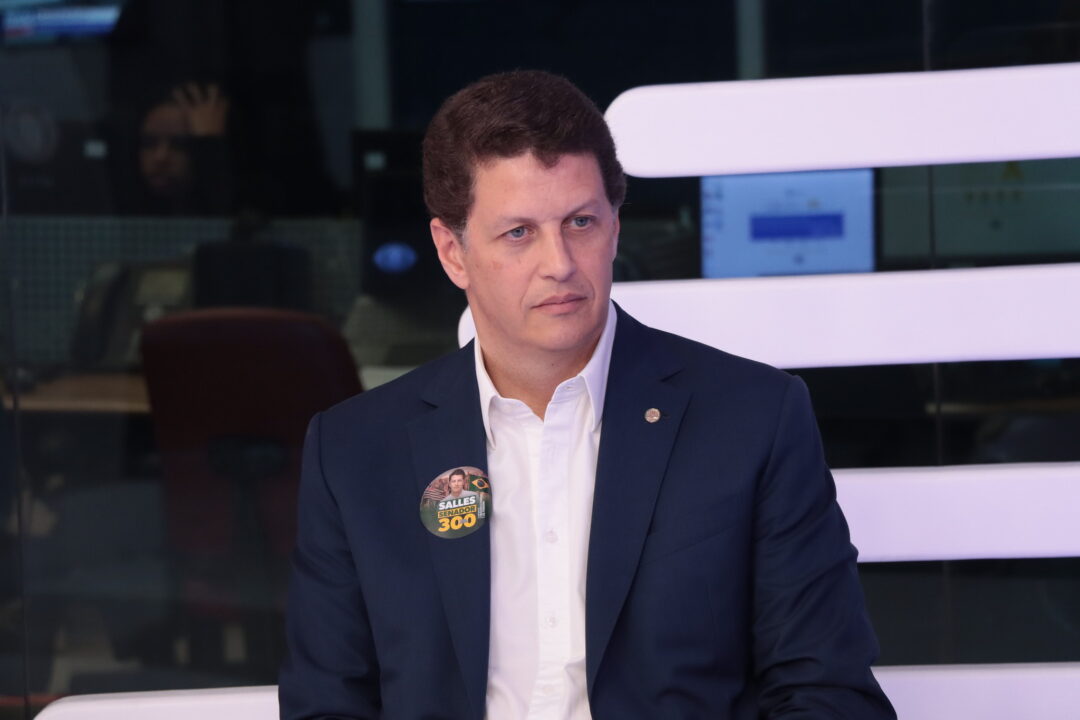 Crusoé: A conta bilionária da democracia