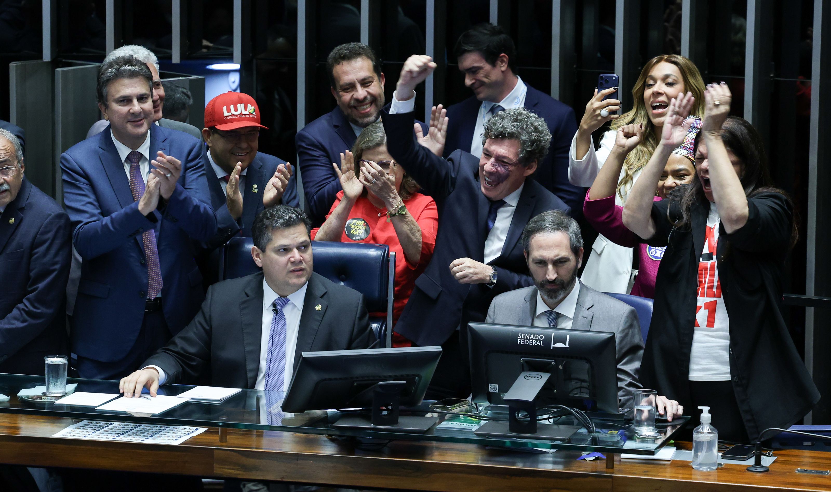 Crusoé: Presidente da Frente de Prefeitos chama fim da 6×1 de “demagogia eleitoral”