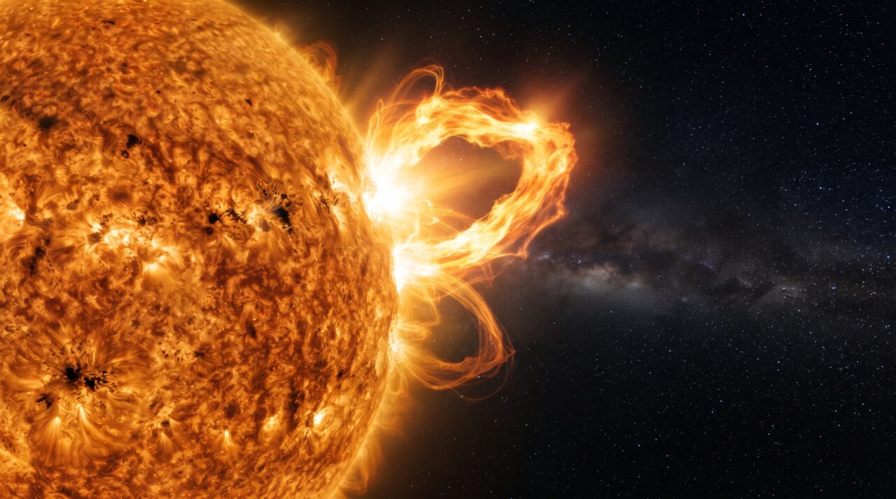 Cientistas simularam explosões solares em laboratório e talvez tenham resolvido um dos maiores mistérios do Sol