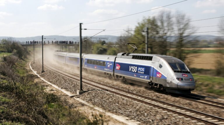O recorde de velocidade absoluta do trem TGV POS