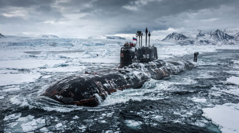 A engenharia e a história do maior submarino do mundo criado na Guerra Fria