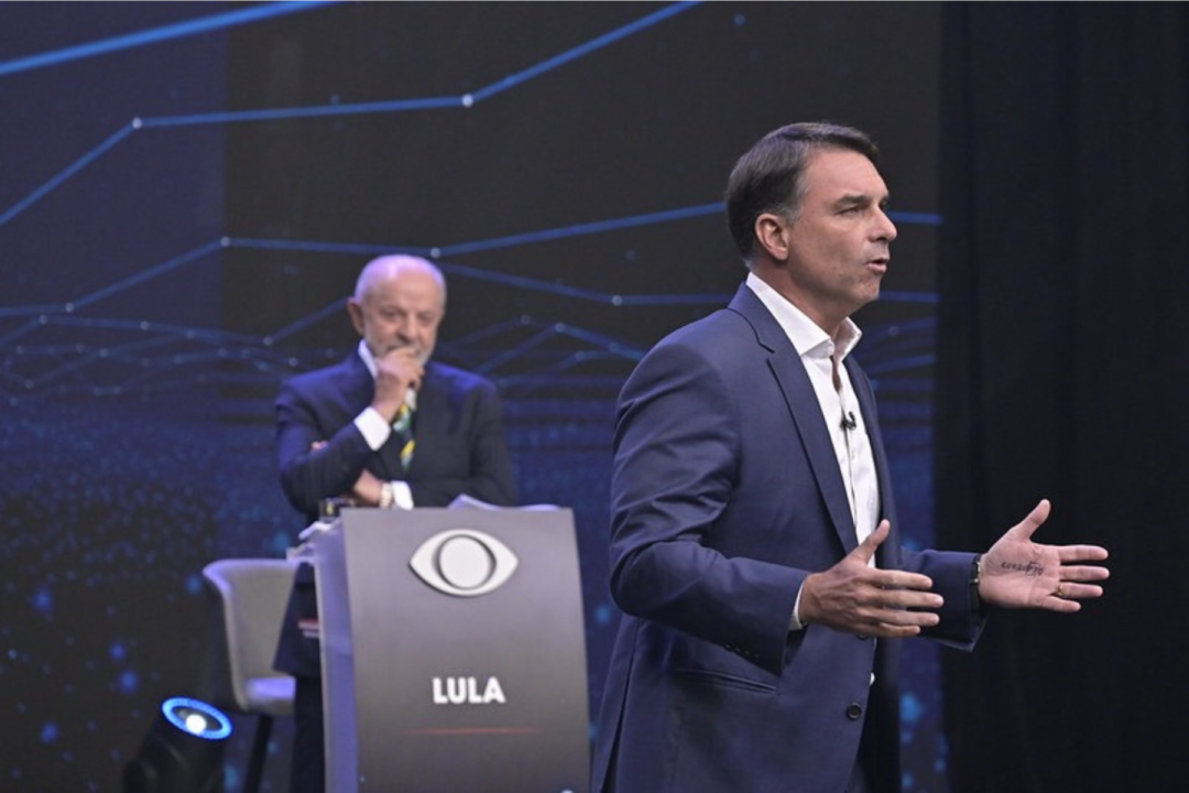 Lula propõe abrir sigilos bancário e telefônico e desafia Flávio