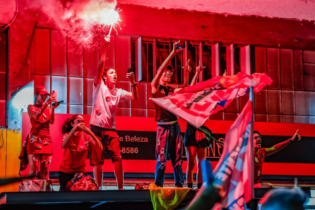 Roberto Reis na Crusoé: A revolta silenciosa