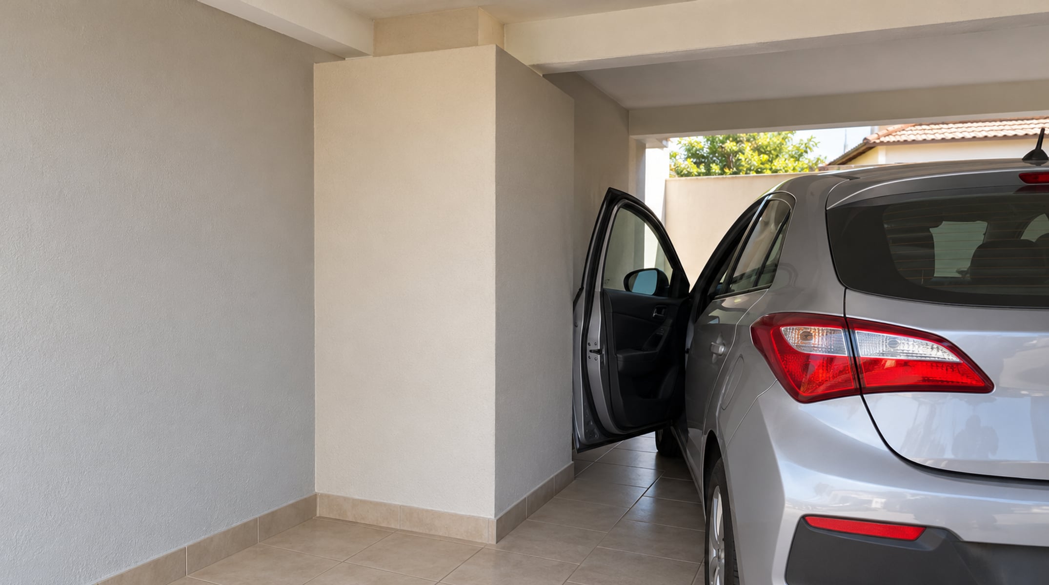 O tamanho pequeno e a pintura da parede não bastavam para identificar sua função na construção