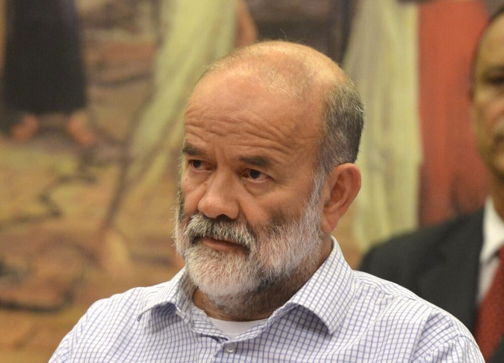 Crusoé: Ajudado pelo STF, Vaccari volta à cena